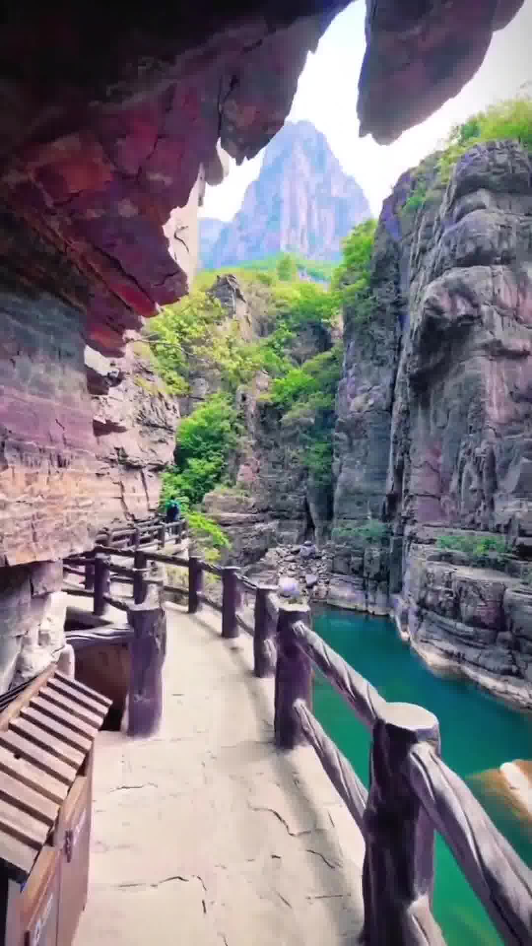 中原大地，河南——历史文化瑰宝与现代建设缩影